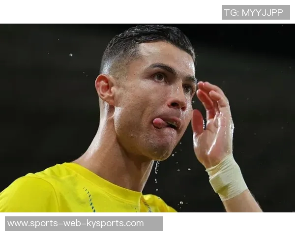 C罗足球明星护腿板的设计与功能解析助你了解运动装备的重要性